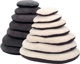 51 Degrees North Sheep ovales Hundekissen aus Polyester in Grau und Schwarz 60 x 40 cm – Bild 1 von 6