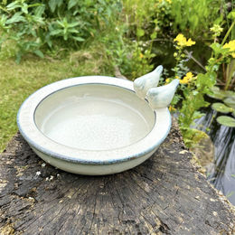 Produktbild von Antikas Futterstation Vogeltränke Vogelbad Weiß