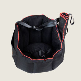 Produktbild von Autositz Bella für Katzen und Hunde Größe S schwarz