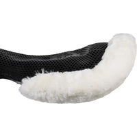 Produktbild von Acavallo Gel Pad Therapeutic mit Lammfell für Pferde in Schwarz und Natur