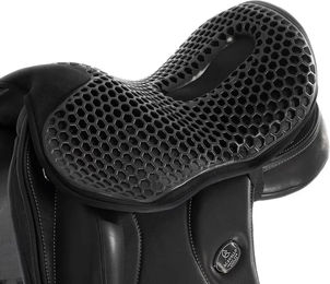 Acavallo Ortho-Coccyx Gel Out Dressursattelbezug mit Sitzkissen Aussparung Schwarz 20mm – Bild 1 von 9