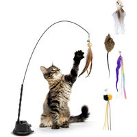 Produktbild von Agger Katzenangel Beschäftigungsspielzeug für erwachsene Katzen mit Saugnapf und Federn in Bunt