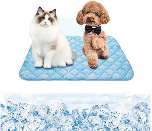 Agger Kühlmatte für Hunde und Katzen wasserdicht und faltbar in Blau – Bild 1 von 5