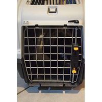 Produktbild von Aimé Transportbox für Hunde und Katzen aus Kunststoff in Grau