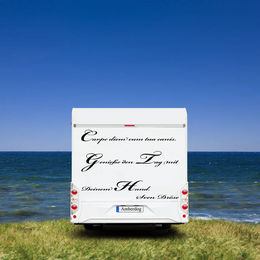 Produktbild von Amberdog Autofolie Aufkleber mit Zitat Carpe diem cum tua canis für Wohnmobil 120x74cm Weiß