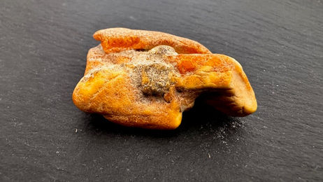 Produktbild von Amberdog Handschmeichler Baltischer Rohbernstein 10,9g