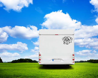 Produktbild von Amberdog Wandtattoo Mops Kopf Wohnmobil Aufkleber Weiß 30cm