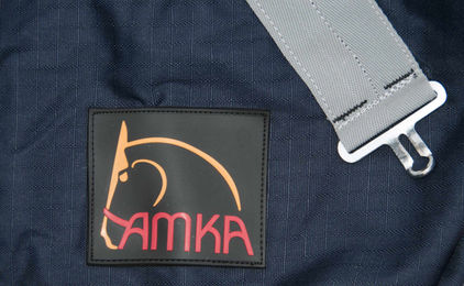 AMKA Weidedecke für Pferde High Neck Outdoordecke mit 200 g Füllung aus Polyester – Bild 1 von 3
