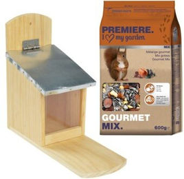 Produktbild von AniOne Eichhörnchenhaus aus Holz mit 600g Eichhörnchenfutter Gourmet Mix - 600 g