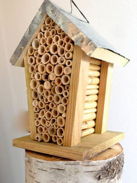 Antikas Insektenhotel aus Holz in Braun – Bild 1 von 5
