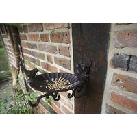 Produktbild von Antikas Vogelhaus und Vogeltränke aus Metall in Edelrost-Optik als Wandmontage für Balkon und Terrasse