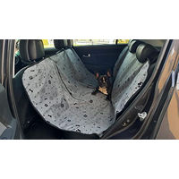Produktbild von Aves-24 Autoschondecke für Hunde und Katzen Grau Pfoten/Knochen 137 x 153 cm wasserfest