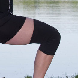 Back on Track Knieschoner Per4mance 4way Stretch – Bild 1 von 3