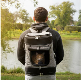 belviona Tiertransporttasche für Hunde & Katzen, Rucksack stabil & sicher, grau/schwarz bis 14 kg, mit Belüftung, Trinkflaschenfach & Regenschutz – Bild 1 von 5