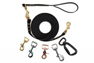 Produktbild von Biothane Schleppleine Black 20mm 5m mit goldenem Bolzenkarabiner - 5 m