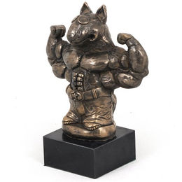 Produktbild von Bull Terrier Bully IV Hundeskulptur auf Steinsockel braun