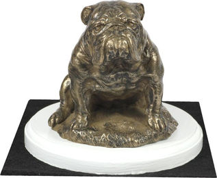 Produktbild von Bulldog III Hundefigur auf weißem Sockel