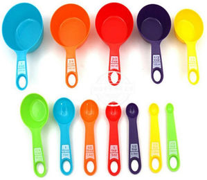 Produktbild von Buntes Messbecher- und Löffel-Set 12 Stück