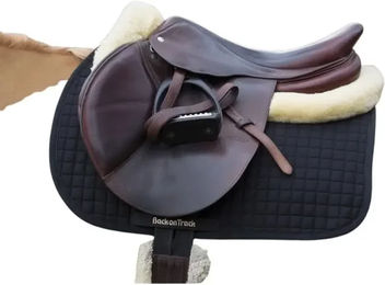 Back on Track Schabracke No.1 für Warmblut in Schwarz mit Keramikfasern – Bild 1 von 3