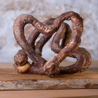 Produktbild von Barfgold Kausnack Kalbsschlund in Herzform ohne Farb-, Aromastoffe und Konservierungsstoffe