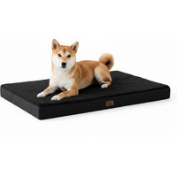 Produktbild von Bedsure Hundematte für Hunde Katzen und Kleintiere aus Oxford-Gewebe Schwarz 112 x 81 x 7,6 cm
