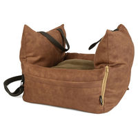 Produktbild von Beeztees Hundeautositz Lua cognac 55 x 55 x 40 cm mit Sicherheitsgurt