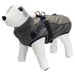 Produktbild von Beeztees Hundemantel Milo grau mit integriertem Geschirr aus Polyester wasserdicht Rückenlänge 68 cm