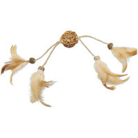 Produktbild von Beeztees Katzenspielzeug Tipy Spielball mit Katzenminze und Federn aus Naturmaterial in Braun und Beige