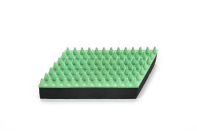 Beeztees Massagebürste aus Gummi in Grün für die Hundefellpflege - 13 cm – Bild 1 von 3