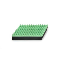 Produktbild von Beeztees Massagebürste aus Gummi in Grün für die Hundefellpflege - 13 cm