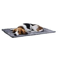Produktbild von Beeztees Nano Plaid Chill Kuzzi Hundedecke aus Fleece Grau 76 x 102 cm
