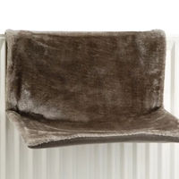 Produktbild von Beeztees Sleepy Katzenhängematte aus Plüsch Grau 46x31x24 cm