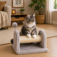 Produktbild von belviona Kratzbrett für Katzen mit Sisal-Kratzstamm, Kratzfläche und Plüschball in Hellgrau