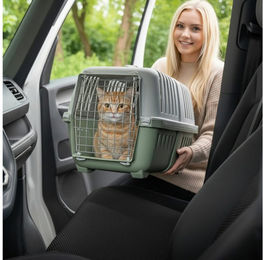 belviona Tiertransportbox aus Kunststoff mit Metalltür für Katzen bis 15 kg 58,5x35,5x40 cm – Bild 1 von 5