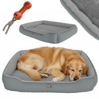 Produktbild von BENNO Hundebett Sammy Grau 95x75x18 cm aus Polyester mit rutschfestem Unterteil und Kauknochen