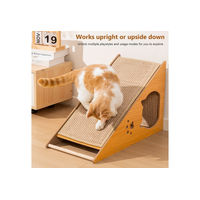 Produktbild von BlingBin Katzen Kratzbrett aus massivem Buchenholz mit Sisalstamm in Natur und Beige