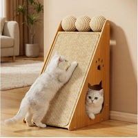 Produktbild von BlingBin Kratzbrett für Katzen aus massivem Buchenholz mit Sisal und 3 Spielbällen