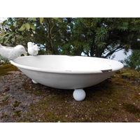 Produktbild von Bodenfutterstation für Vögel aus massivem Metall in Antikweiß Shabby Chic