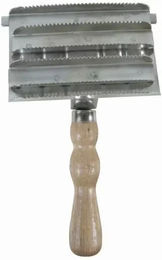 Produktbild von Borstiq Pferdebürste aus Metall in Silber und Natur