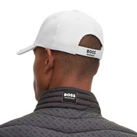 Produktbild von BOSS Equestrian Classic Cap aus Polyester in Schwarz oder Weiß