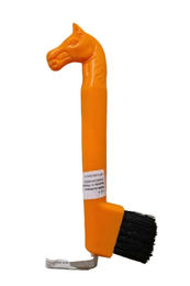 Produktbild von BR Hufkratzer Pferdekopf aus Kunststoff Orange für die Hufpflege
