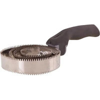 Produktbild von BR Pferdestriegel mit 4 Klingen aus Edelstahl Premiere Soft Grip Schwarz Grau Silber