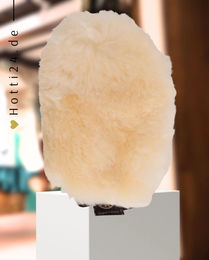 BR Putzhandschuh aus Natur Lammfell zur Fellpflege – Bild 1 von 1