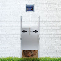 Produktbild von Breker Automatische Hühnerklappe mit Zeitschaltuhr aus Aluminium in Silber 22 x 32 cm