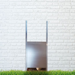 Produktbild von Breker Hühnerklappe aus Aluminium in Silber 22 x 32 cm