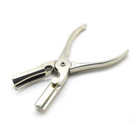 Produktbild von Breker Tätowierzange 7-stellig 5 mm längs für Kaninchen