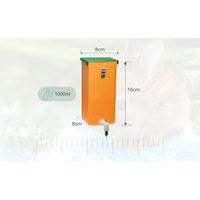 Produktbild von Bruja Kaninchentränke mit Edelstahl-Trinkröhrchen für Kaninchen, Hamster und Meerschweinchen 1 Liter Orange