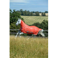 Produktbild von Bucas Freedom Fly Sheet Full Neck Insektenschutzdecke für Pferde in Grenadine Rot mit engmaschigem Netzgewebe Größe 140