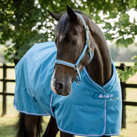 Produktbild von Bucas Freedom Stable Medium Pferdedecke Größe 145 mit 150g Füllung Blueberry