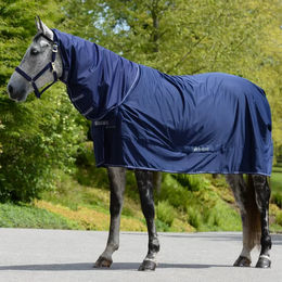 Produktbild von Bucas Shamrock Pferde-Decke mit Halsteil in Blau oder Schwarz
